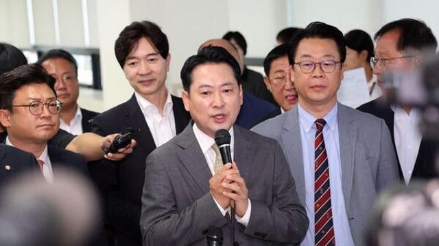 국힘 지도부, 부산 해수부 임시청사 방문…