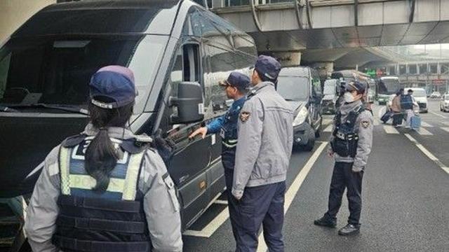 렌터카로 인천공항 VIP 태워주고 57억 챙긴 업체 대표들 유죄