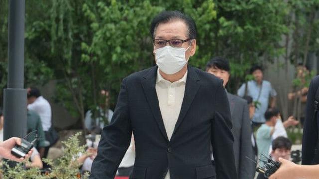 '건진법사 청탁 의혹' 브로커 구속 심사 출석(종합)
