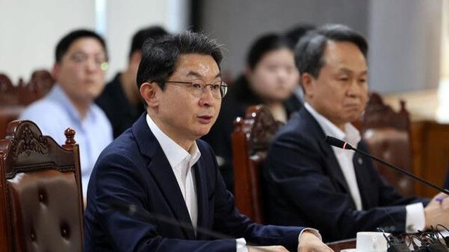 이억원, 금융지주회장 첫 간담회…