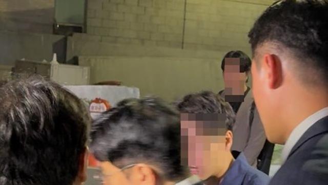 [속보] 방시혁,14시간 마라톤 경찰 조사 마쳤다…묵묵부답 귀가
