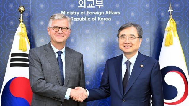 조현 외교부 장관, 방한 중인 유엔 평화활동국 사무차장 접견