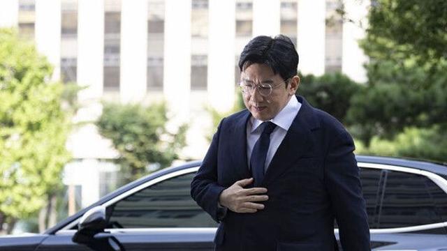 '자본시장법 위반' 방시혁, 첫 경찰 조사…13시간48분만 마무리(종합)