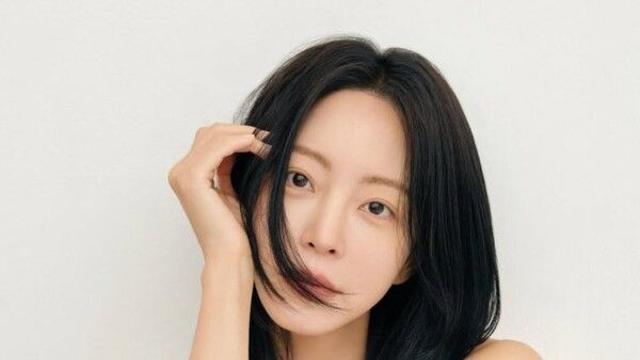 한예슬, 20년 만에 민낯 프로필 사진 공개…“내년엔 더 활발히 활동”