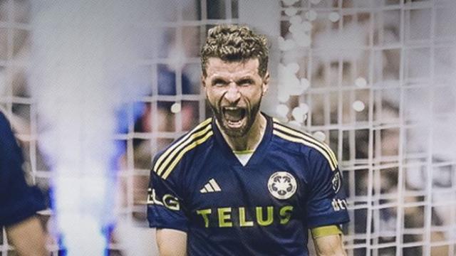 ‘내가 SON보다 더 잘나가’ 36세 생일에 해트트릭→MLS 역대 최초 기록 터졌다…적응 마친 뮐러