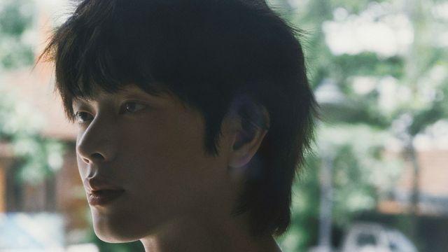 육성재 첫 단독 사진집 'YOOK CAN DO IT' 커버 4종 공개 및 예약 판매 시작