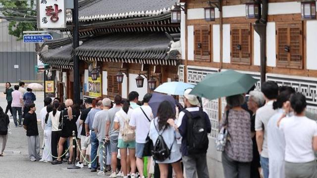 아무 때나 먹었는데…한 그릇 1만8천원 ‘금값’ 돼 난리 난 ‘국민 음식’ 정체
