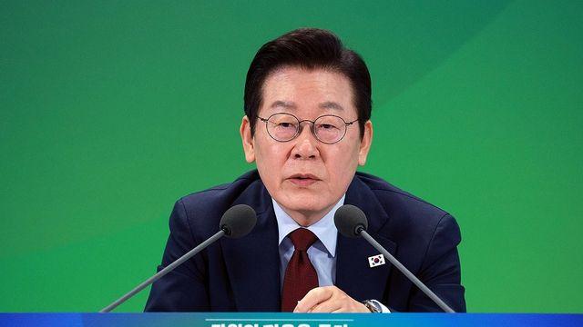 李대통령 국정지지율 54.5%…민주 44.3%·국힘 36.4%[리얼미터]