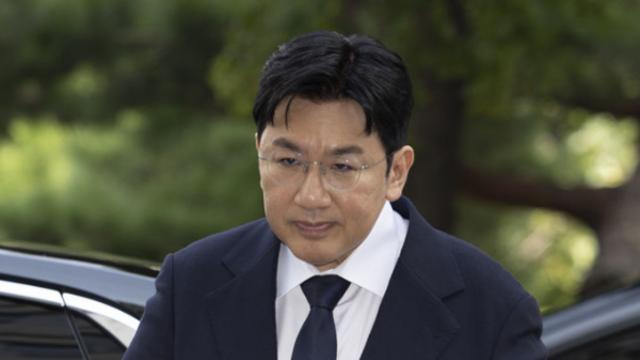 '사기거래, 1900억원 부당이득 혐의' 방시혁 하이브 의장, 첫 경찰 소환 조사