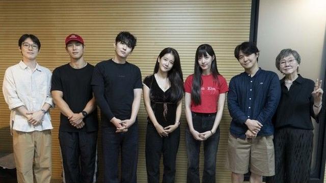 덱스·박해린 '유령의 집' 크랭크인...  대본리딩 현장