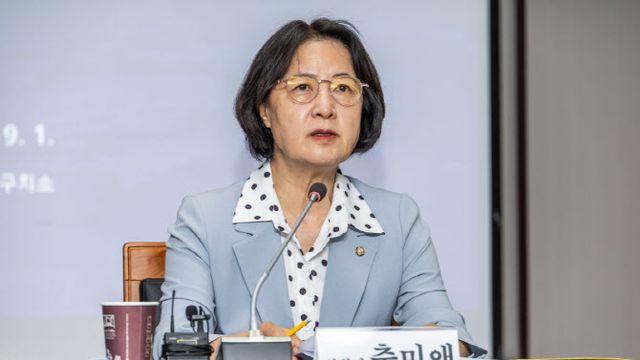 추미애 “혁신당 가해자 뒤늦은 커밍아웃 놀랍다…피해자 응원”