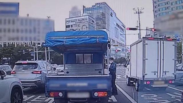 '벌금 4억4000만원?!'...경찰도 눈을 의심한 화물차 정체