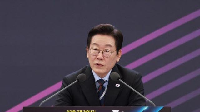 데이터·개인정보 규제 뜯어내 AI·자율주행·로봇 키운다