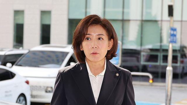 [속보] 검찰, 나경원 징역 2년...황교안 징역 1년 6개월 구형
