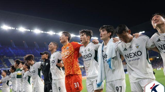 ‘우승’ 가까워진 전북…‘전진우 vs 콤파뇨’ 득점왕부터 개인상 싹쓸이도 가능할까