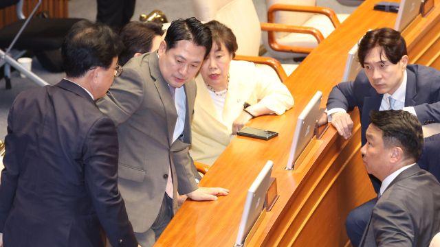 조희대 공방, 국민의힘서는 결국 '李 대통령 탄핵' 주장까지 나왔다