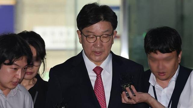 특검 첫 현역의원 구속...권성동, 오늘 새벽 페이스북에 올린 글 (전문)