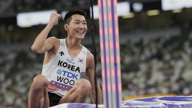 끝까지 포기하지 않았던 ‘스마일 점퍼’ 우상혁, 도쿄 세계육상선수권 2m34 기록으로 은메달