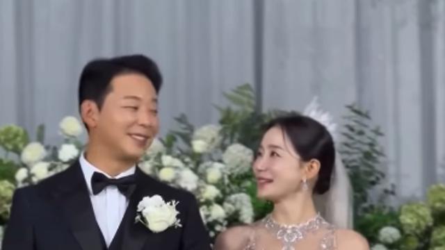 ‘서프라이즈’ 김하영, 결혼식 후 기절한 사연… “라디오 후 신혼여행”