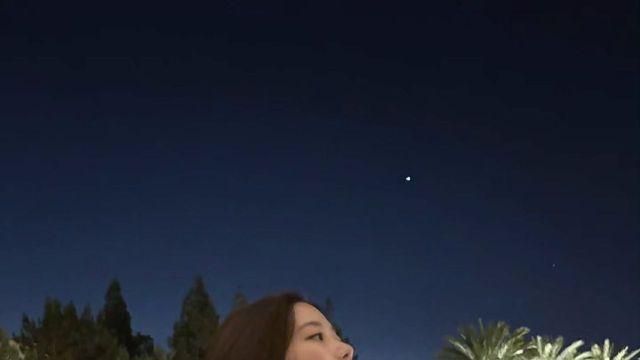 르세라핌 카즈하, 밤하늘보다 빛나는 블랙 홀터넥 스타일