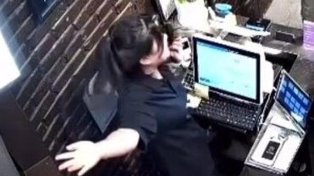 팁 15만원 주고 가신 손님