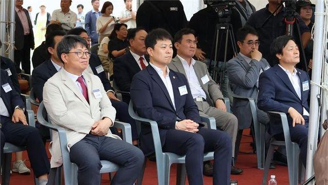 인덕원 개발 착공식, ‘도의회 패싱’ 논란... 성과는 시장, 책임은 GH?