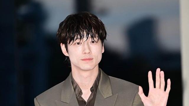 사카구치 켄타로, '순정남' 이미지 와르르…'양다리 의혹'에 BIFF 패스? [엑's 이슈]