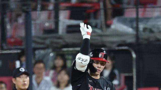 ‘대타로만 10할’ 이래서 끝까지 기다렸나…LG 홍창기, 이제는 선발로 나선다