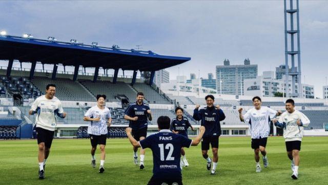 서울 이랜드, 무신사와 한정판 콜라보 의류 출시! ‘팬과 하나되는 순간’ 콘셉트 화보 공개