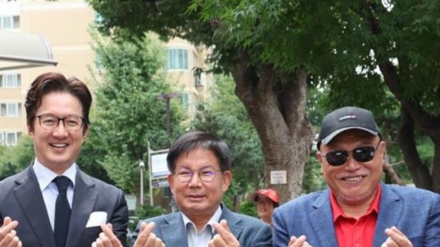 김흥국, 근황 공개…정준호와 짜장면 봉사활동