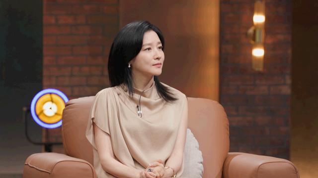 '질문들' 나온 이영애, 손석희에 
