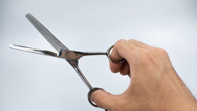 버스에서 여성 머리카락 자른 남성 징역형…이유에 '소름'