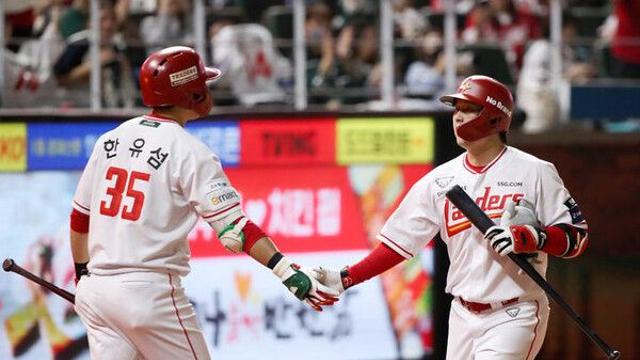 '홈런 군단' SSG, 4타자 연속 홈런 진기록…KBO 역대 4번째