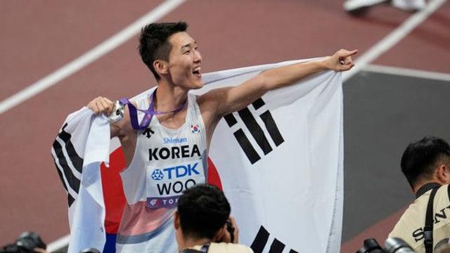 '도쿄 세계선수권 銀' 우상혁, 결선에서 2m34로 은메달