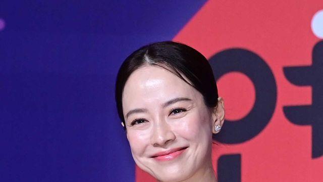 송지효, 교도관 변신…5년 만에 스크린 복귀