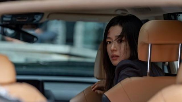 '북극성' 전지현·강동원, 충격적 진실 마주한다…믿음과 의심 사이