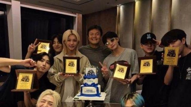 박진영, 스트레이 키즈에 금 160돈 ‘통큰 선물’