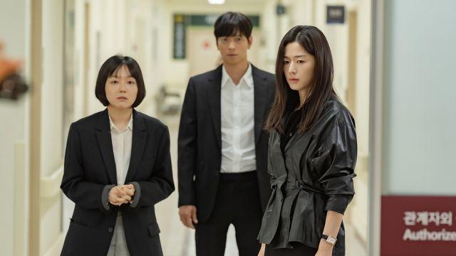 '북극성' 전지현·강동원, 애틋한 기류…본격적으로 붙는다