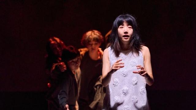 “어차피 멀쩡한 몸에도 한 마디씩 얹잖아?” 연극 ‘마른 여자들’