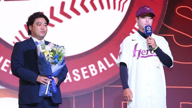 '이변 없었다' 북일고 박준현, 전체 1순위로 키움 입단…