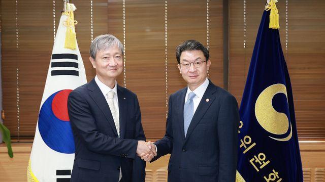 이억원 금융위원장·이찬진 금감원장 첫 회동, 원팀·원보이스 강조