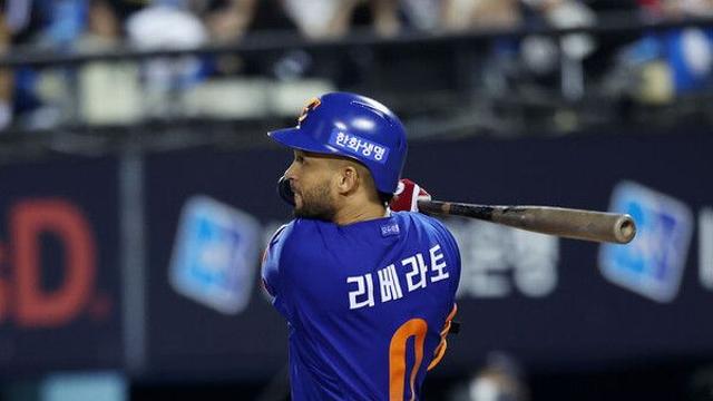 3연승 한화, 선두 LG 2.5경기차로 추격…NC, SSG에 4-0 완승(종합)