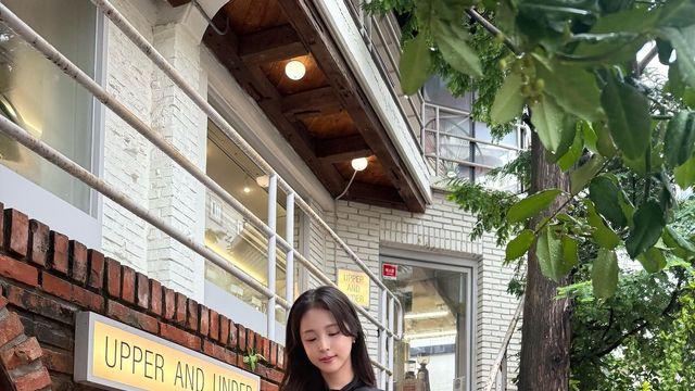모에카, 올블랙이지만 단조롭지 않게 보이는 이유