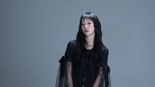 ‘인간 샤넬’ 김고은, ‘블랙 카리스마’