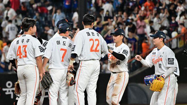 '9위→1위' 한화 타선 대반전, 분위기가 완전히 달라졌다...