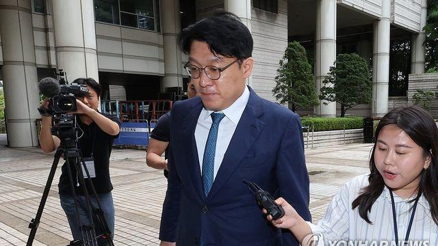 '공천청탁' 김상민 前검사 구속심사 출석…이르면 오늘 결과