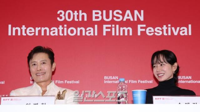 [30th BIFF] ‘어쩔수가없다’ 손예진 “오늘 평생 잊지 못할 것”