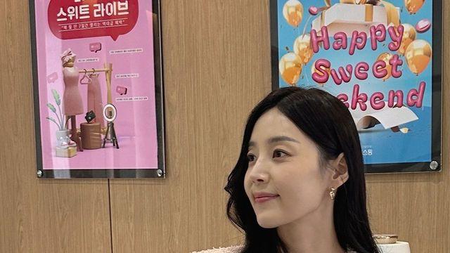 한지혜, 우아한 트위드 수트로 고급스러움 완성