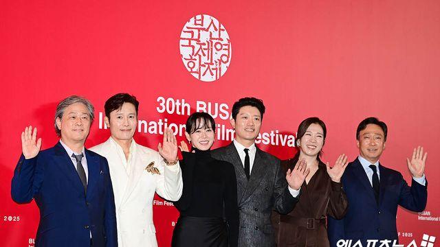 '어쩔수가없다', 박찬욱의 개그콘서트…이병헌의 ♥용기는 타락했다 [BIFF 2025]