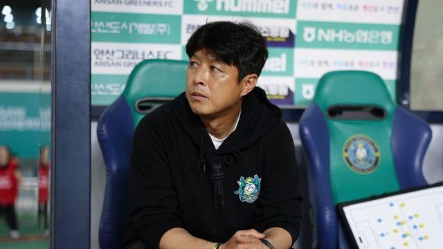 K리그2 '최하위' 안산, 이관우 감독과 계약 해지